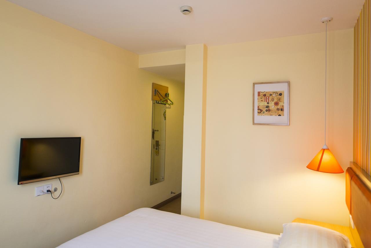 Home Inn Tianjin Weijin Road Tianjin University Exterior foto